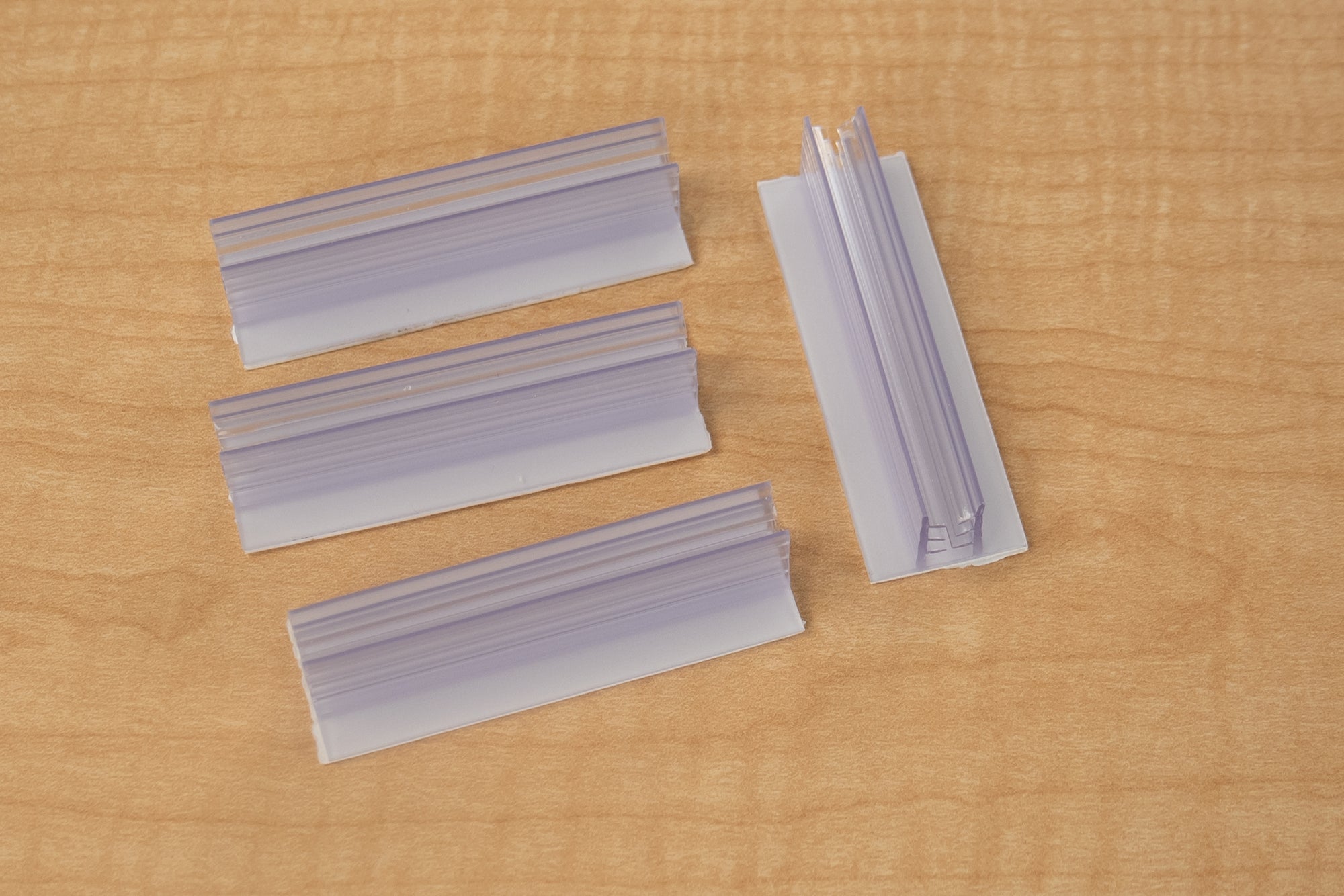 Sujetador adhesivo para divisor de mesa Jonti-Craft® n.° 58945