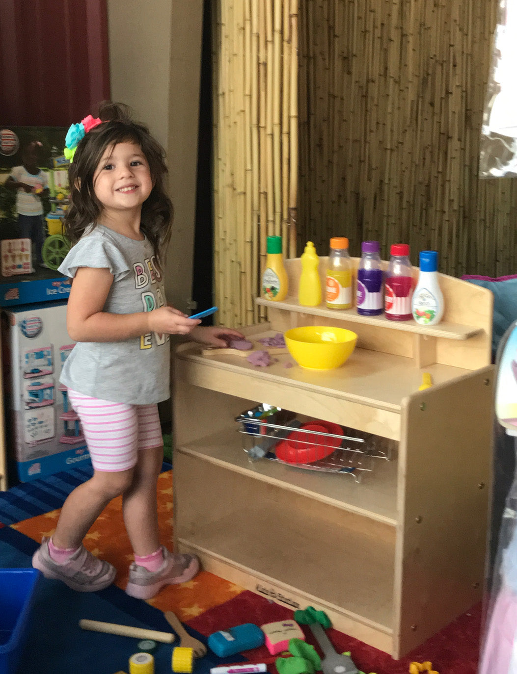 #48376 Estación de juegos para niños pequeños, 24" de ancho x 13 1/4" de profundidad x 26" de alto.